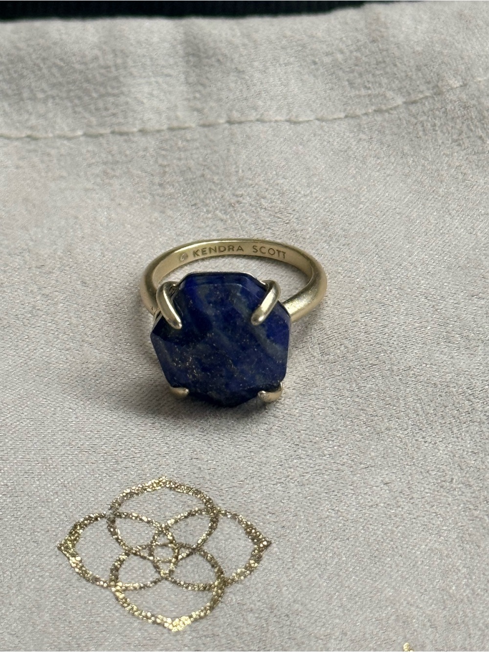 Kendra Scott Ryan Cocktail Ring gold-toned band and lapis lazuli gemstone sz 7